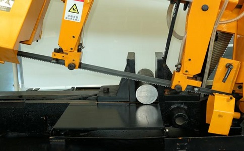 南城数控带锯床自动送料精度会出现偏差吗？